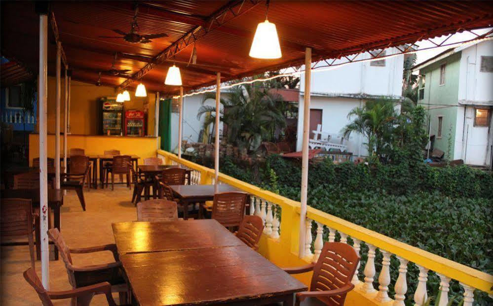Dona Julia Beach Resort Calangute Buitenkant foto